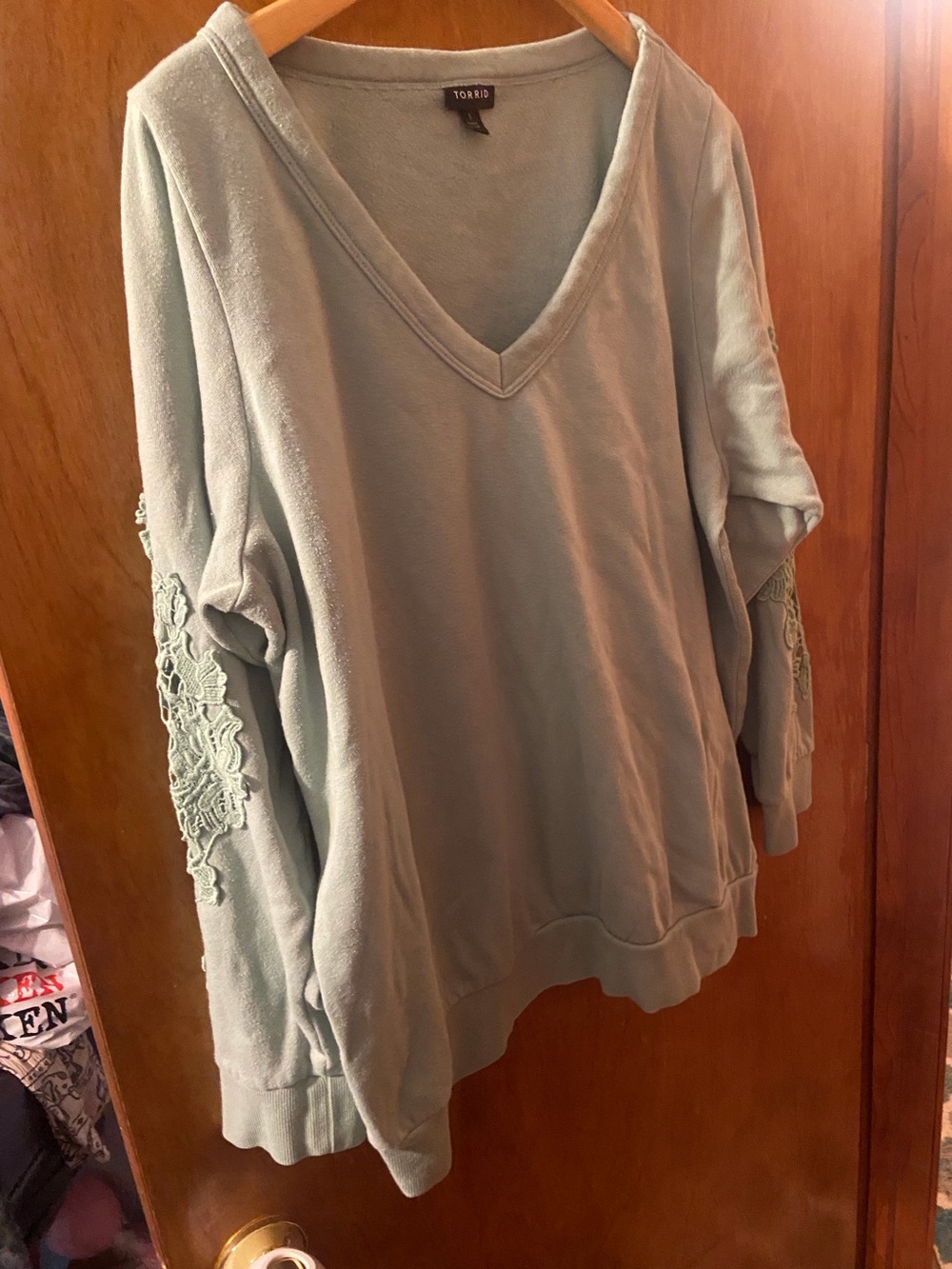 Torrid Sage V-Neck Lace Sleeve Pullover Sweatshirt Size 1 1X 14/16